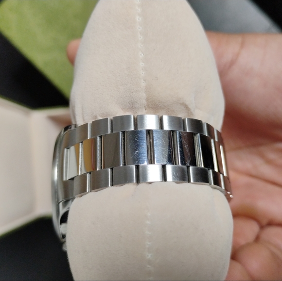 Mens Gucci Watch Snake - Picture 5 of 10